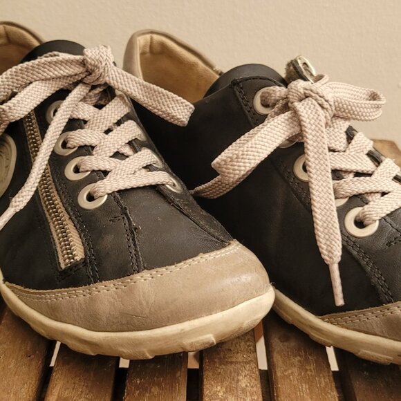 Remonte Women's Casual Sneaker in Black and Cream Sized 5.5 US / 36 UK - Picture 1 of 7